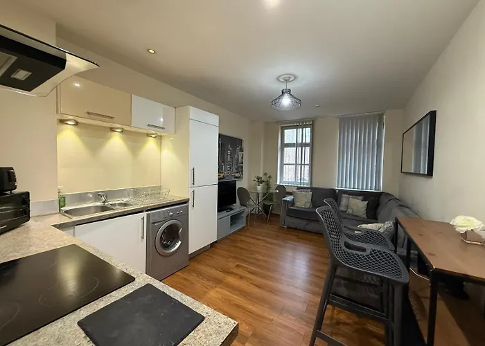 Apartment Modern 2 Bed Duplex In Centre! *